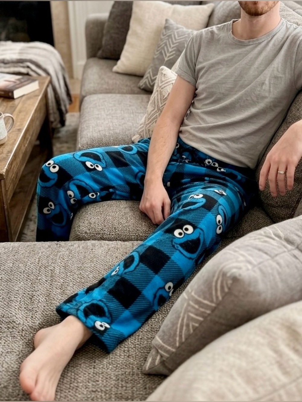 Sesame Street Cookie Monster Fleece Pajama Pants Black & Blue Plaid Mens Small
